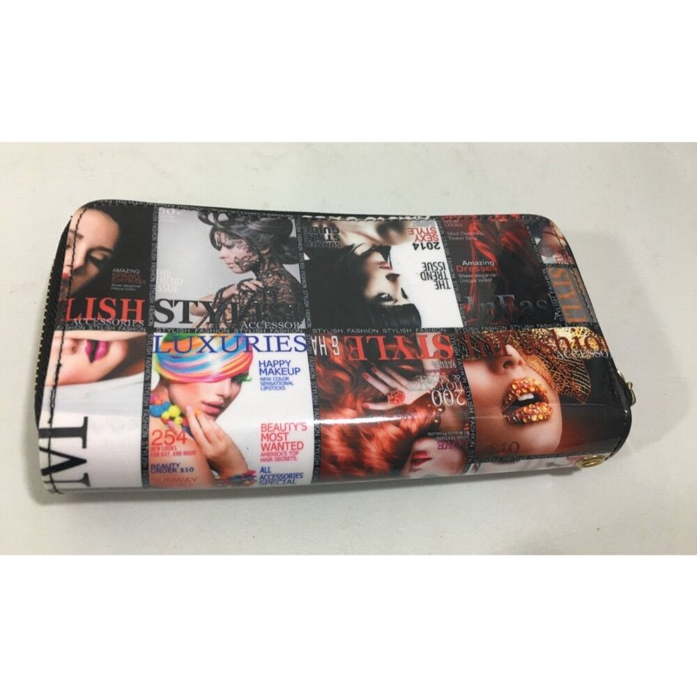FASHION MAGAZINE ZIPPER WALLET